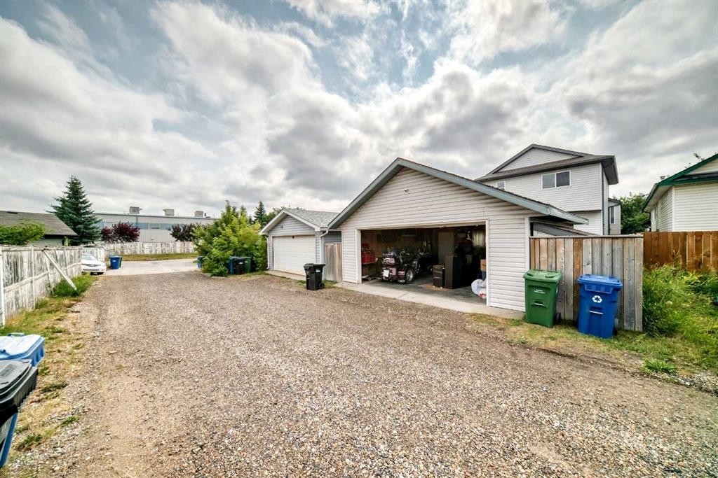 27 Erin Meadow Crescent Se, Calgary, AB - Outdoor