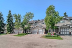 15 Harvest Glen Heights NECalgary, AB T3K 4L3