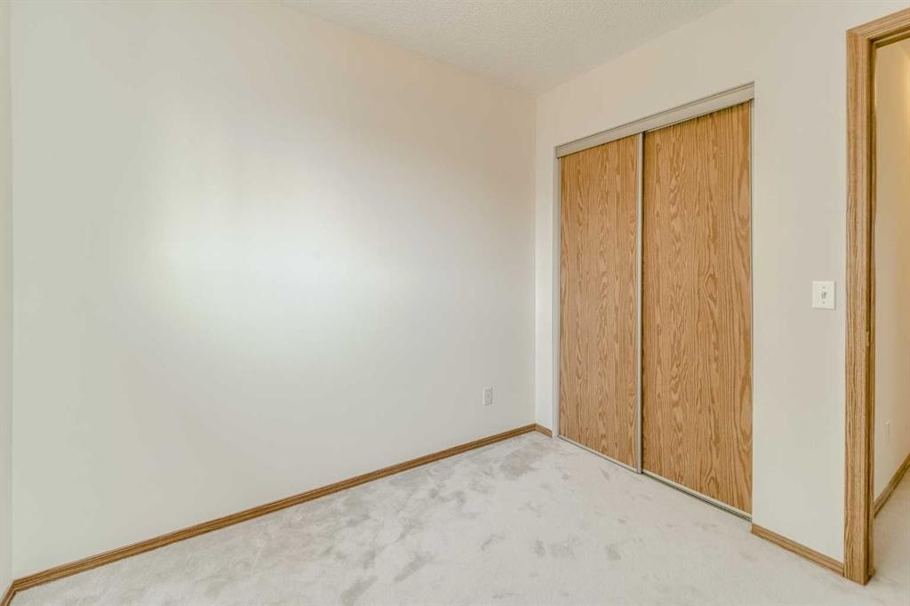 15 Harvest Glen Heights Ne, Calgary, AB - Indoor Photo Showing Other Room