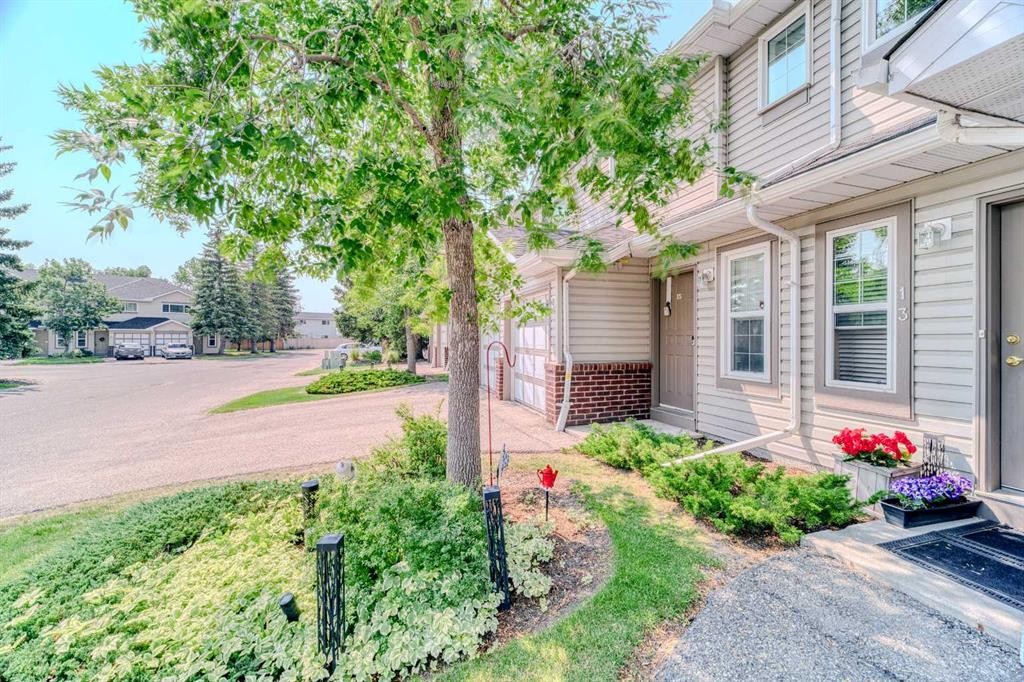 15 Harvest Glen Heights Ne, Calgary, AB - Outdoor