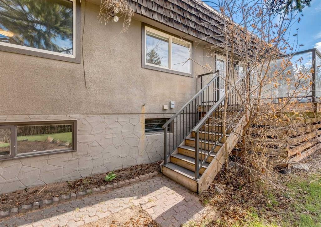 176 Mapleburn Drive Se, Calgary, AB - Outdoor