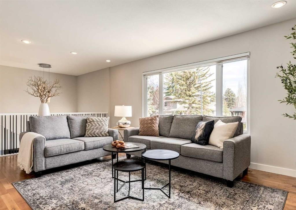 176 Mapleburn Drive Se, Calgary, AB - Indoor Photo Showing Living Room