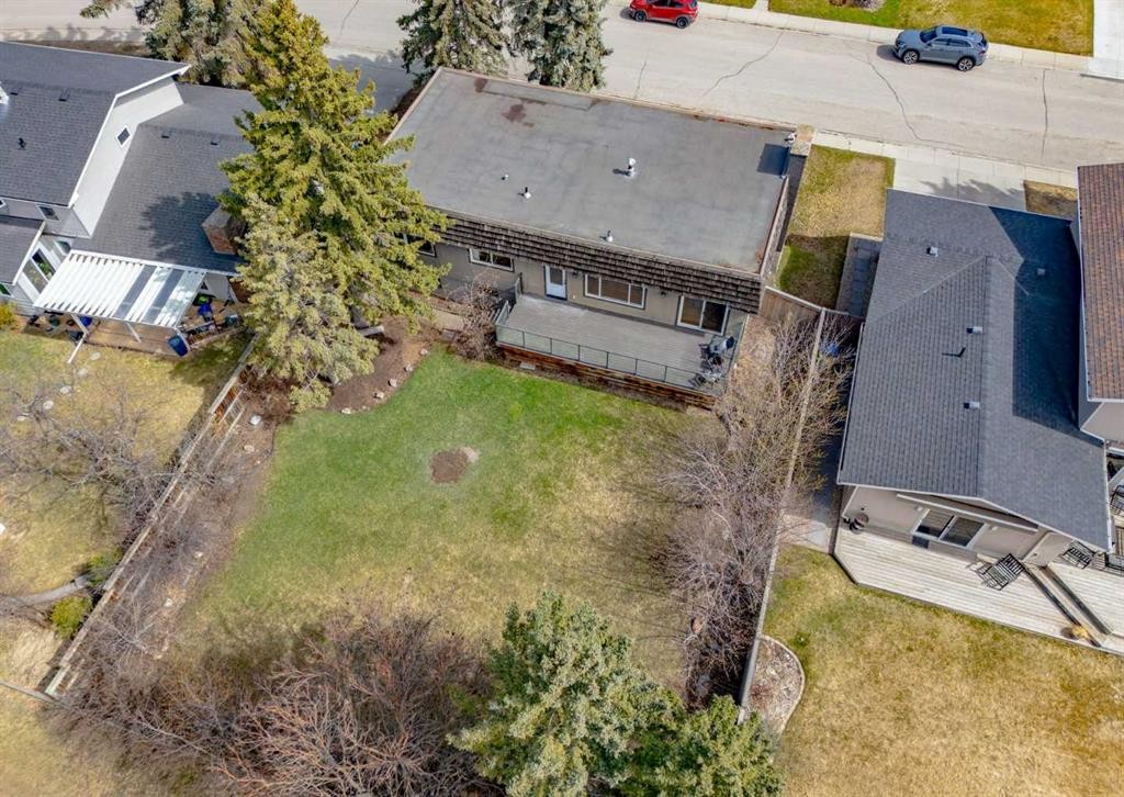 176 Mapleburn Drive Se, Calgary, AB - Outdoor