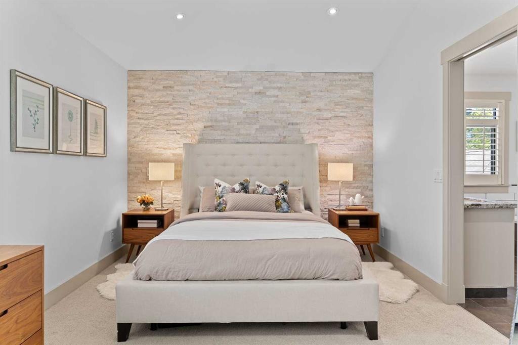 211 32 Avenue Nw, Calgary, AB - Indoor Photo Showing Bedroom