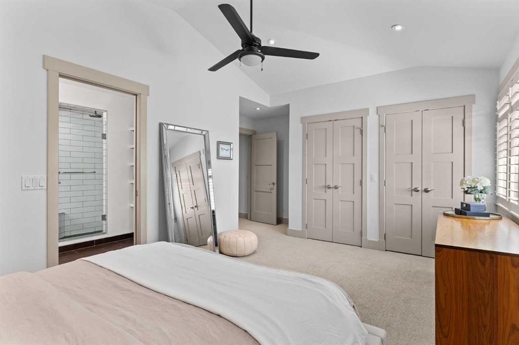 211 32 Avenue Nw, Calgary, AB - Indoor Photo Showing Bedroom