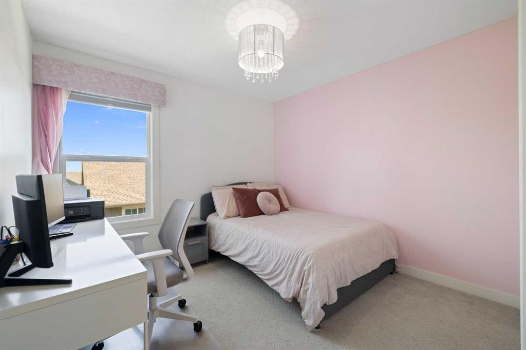 94 Masters Mews Se, Calgary, AB - Indoor