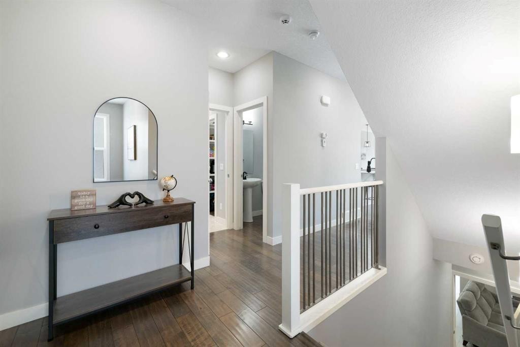 94 Masters Mews Se, Calgary, AB - Indoor Photo Showing Other Room