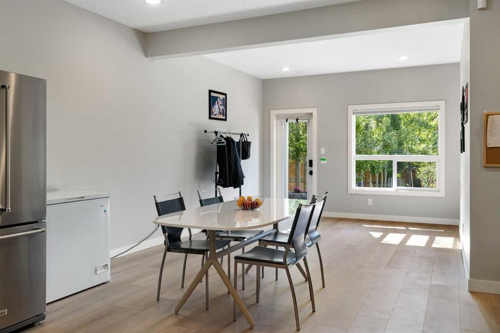 94 Masters Mews Se, Calgary, AB - Indoor Photo Showing Dining Room
