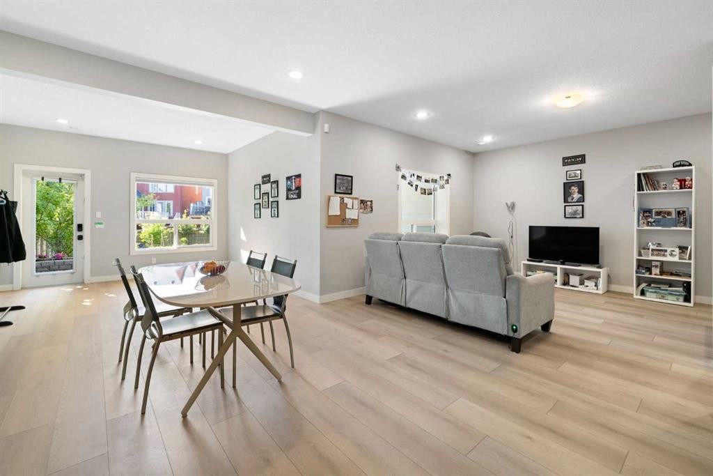 94 Masters Mews Se, Calgary, AB - Indoor