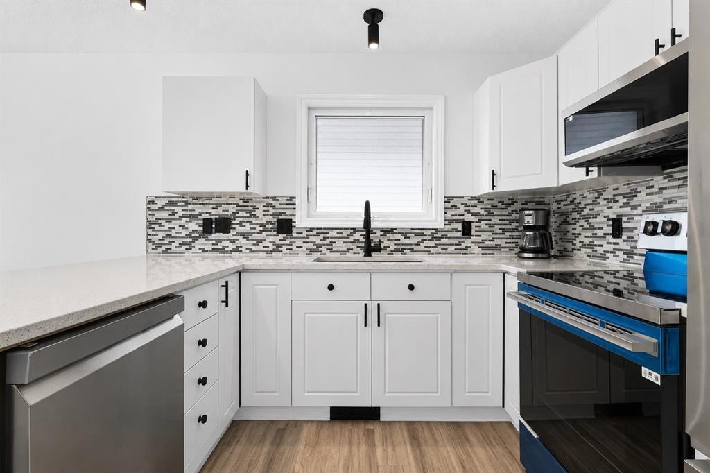 250 Bridlewood Circle Sw, Calgary, AB - Indoor Photo Showing Kitchen With Upgraded Kitchen