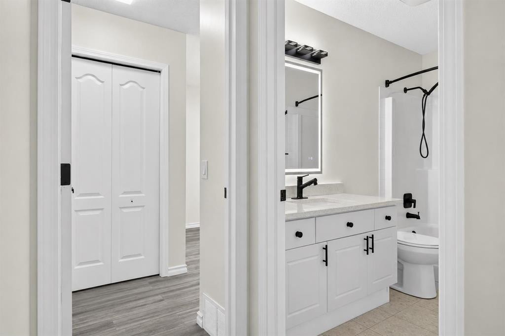 250 Bridlewood Circle Sw, Calgary, AB - Indoor