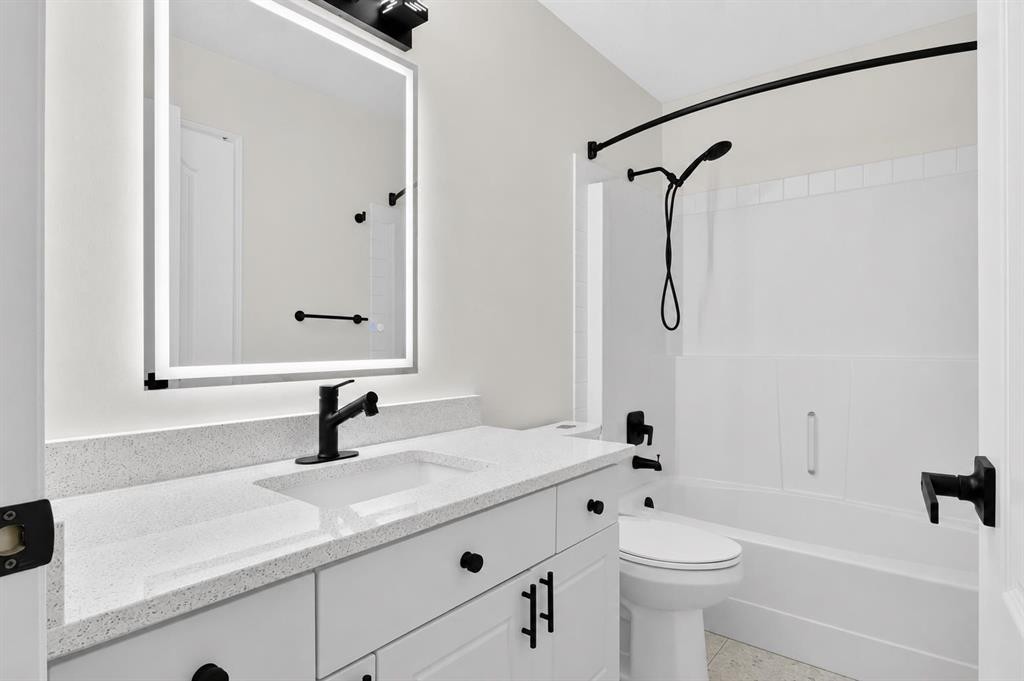 250 Bridlewood Circle Sw, Calgary, AB - Indoor Photo Showing Bathroom