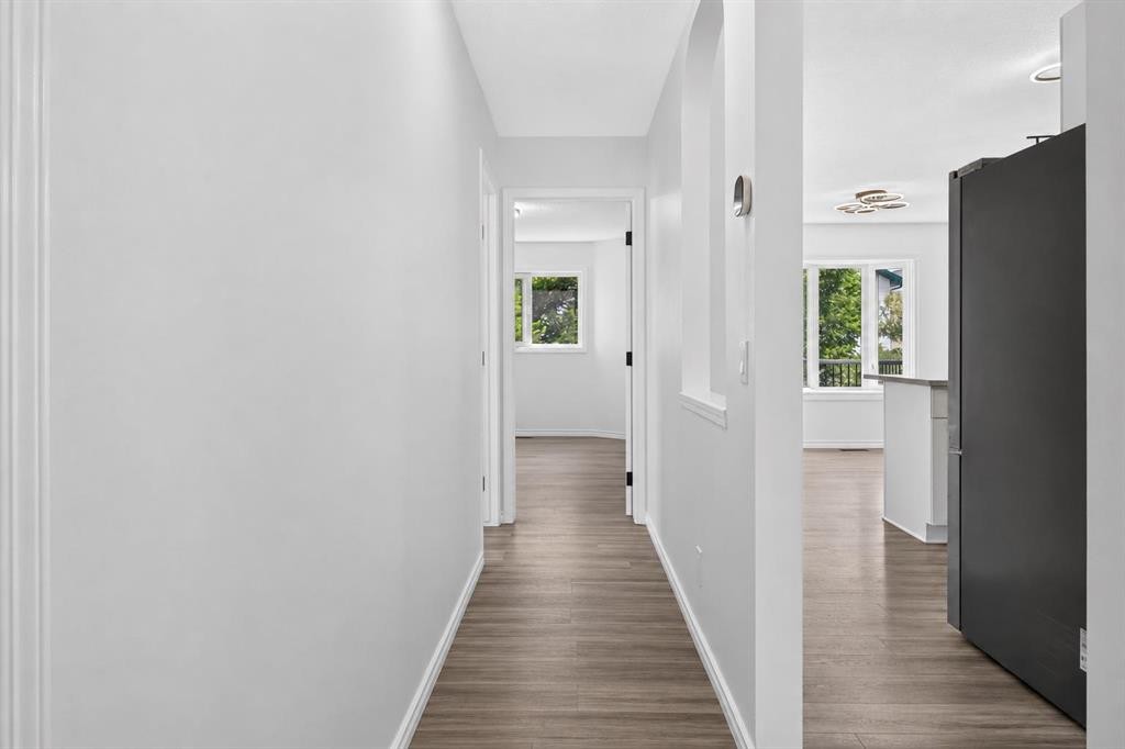 250 Bridlewood Circle Sw, Calgary, AB - Indoor Photo Showing Other Room
