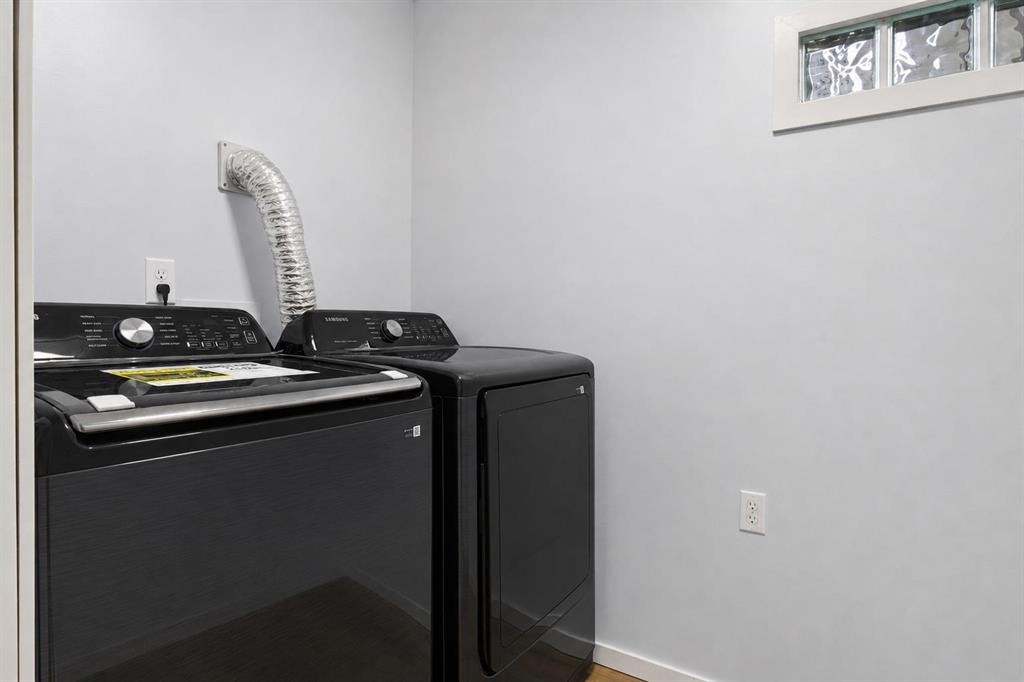250 Bridlewood Circle Sw, Calgary, AB - Indoor Photo Showing Laundry Room