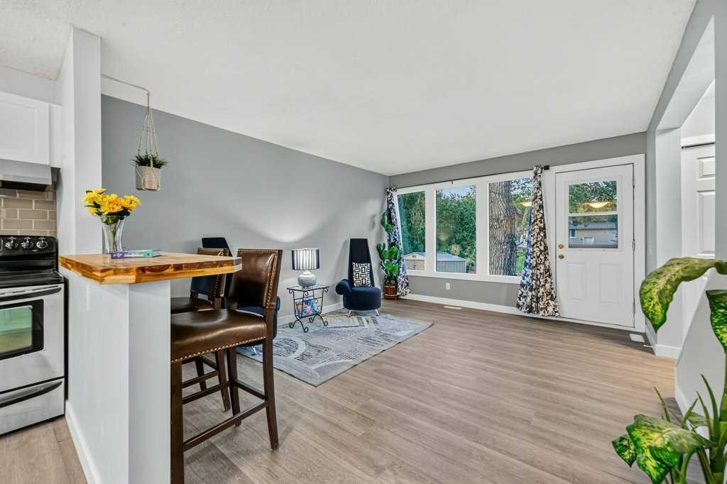 3046 32A Avenue Se, Calgary, AB - Indoor