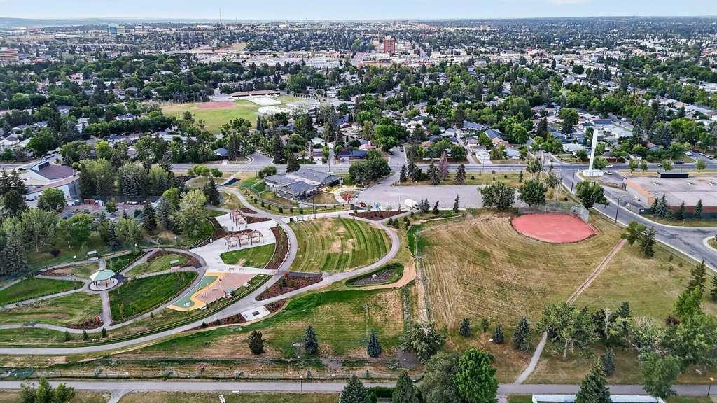 3046 32A Avenue Se, Calgary, AB - Outdoor With View