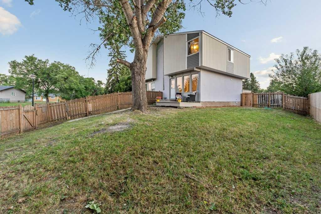 3046 32A Avenue Se, Calgary, AB - Outdoor