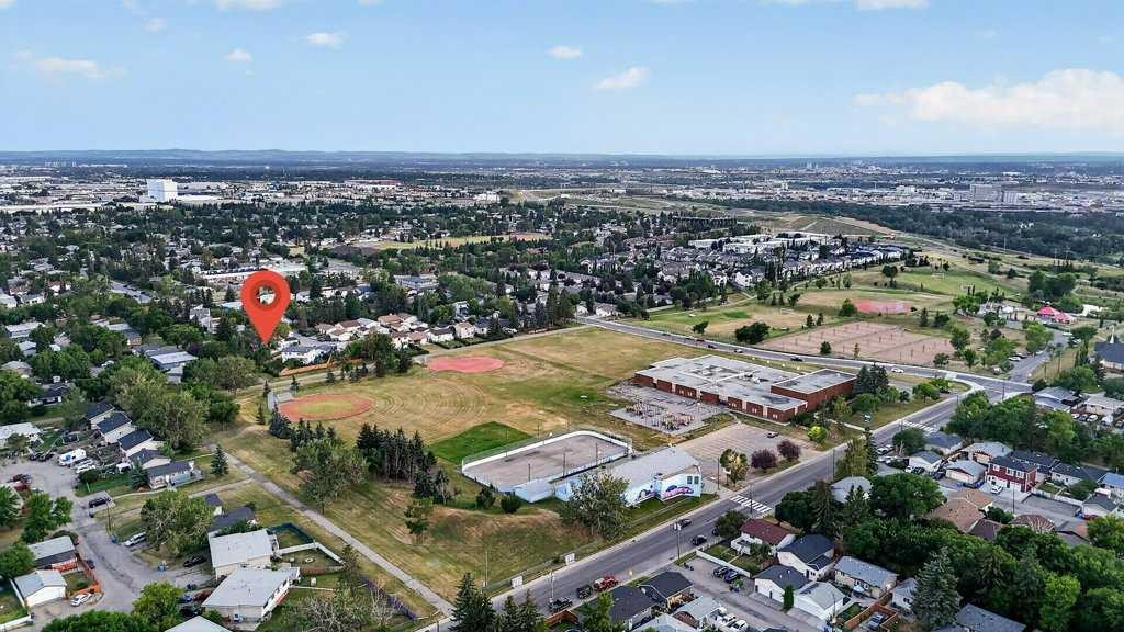 3046 32A Avenue Se, Calgary, AB - Outdoor With View