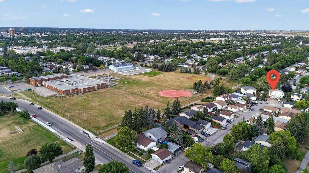 3046 32A Avenue Se, Calgary, AB - Outdoor With View