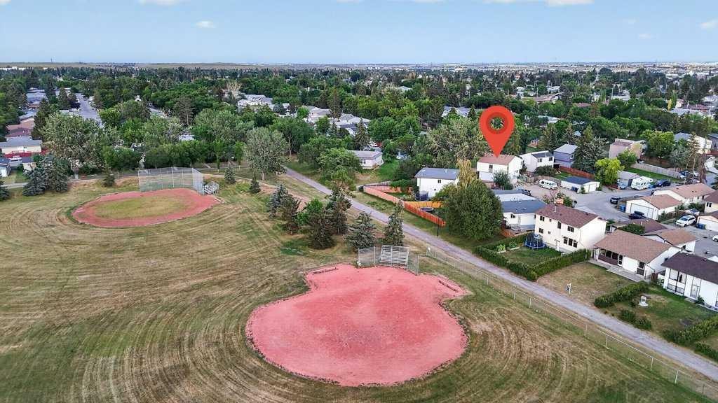 3046 32A Avenue Se, Calgary, AB - Outdoor With View