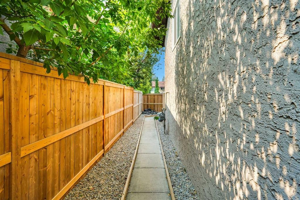115 Abingdon Crescent Ne, Calgary, AB - Outdoor