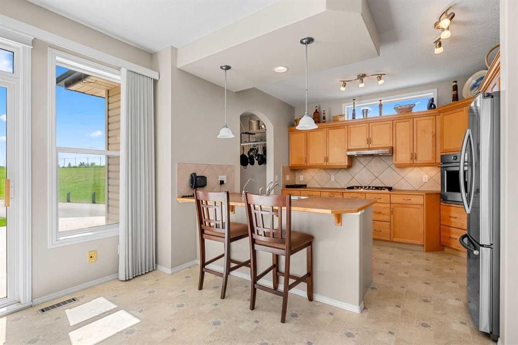 31 Elgin Green Se, Calgary, AB - Indoor Photo Showing Kitchen With Stainless Steel Kitchen