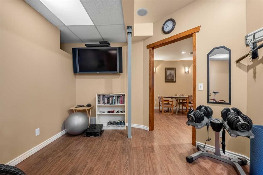 31 Elgin Green Se, Calgary, AB - Indoor Photo Showing Gym Room