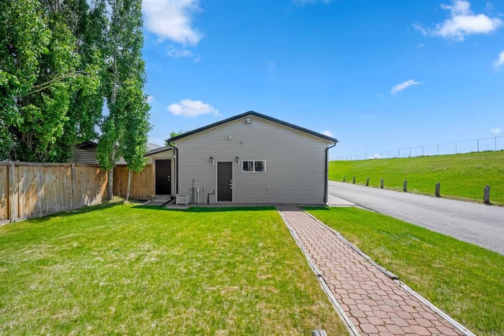 31 Elgin Green Se, Calgary, AB - Outdoor