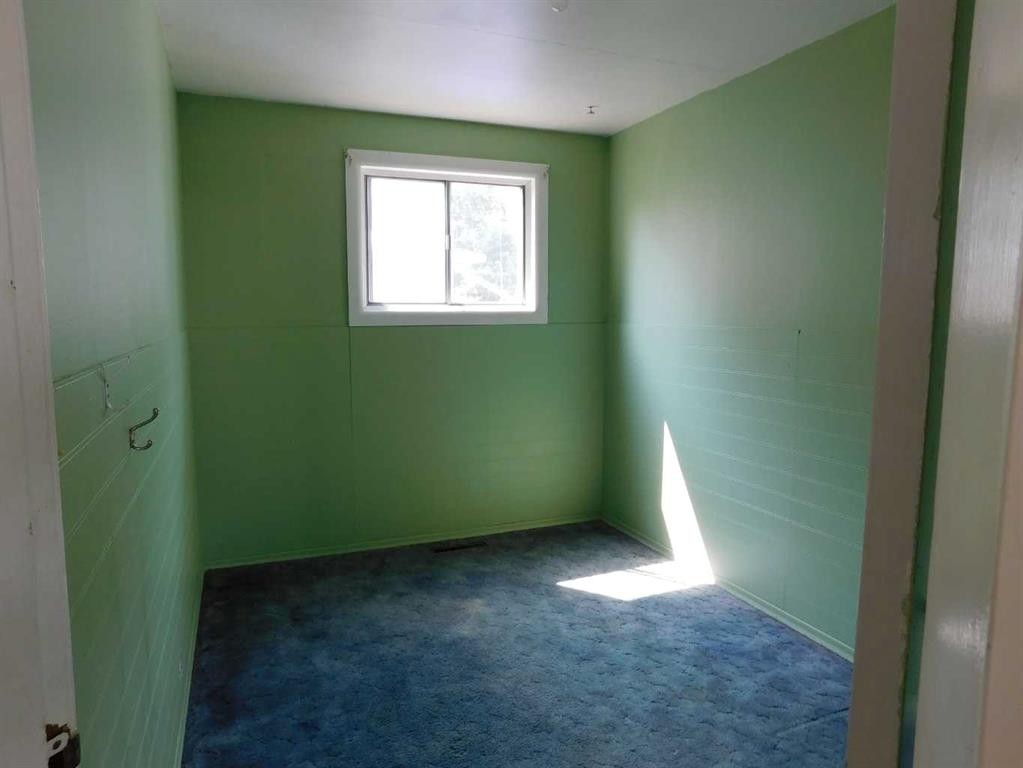 122 44 Avenue West, Claresholm, AB - Indoor Photo Showing Other Room