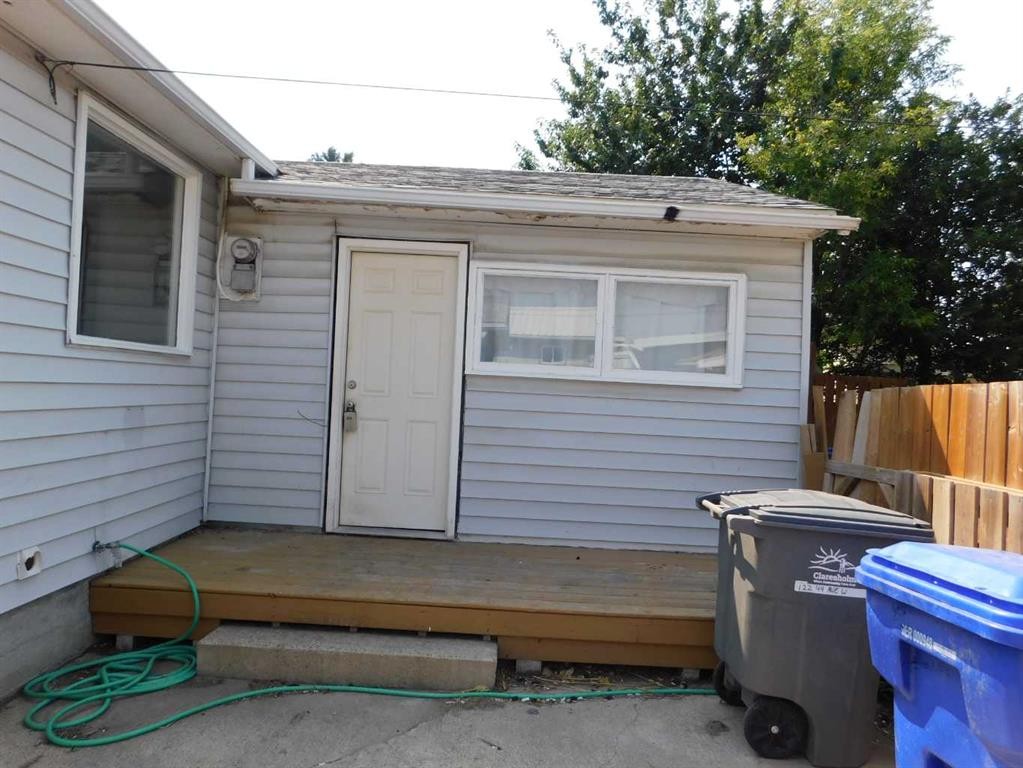 122 44 Avenue West, Claresholm, AB - Outdoor With Exterior