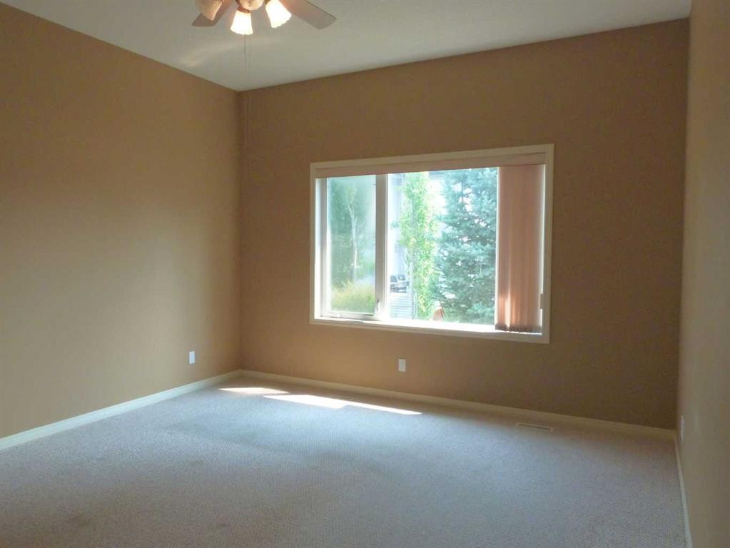 157 Valley Creek Place Nw, Calgary, AB - Indoor Photo Showing Other Room