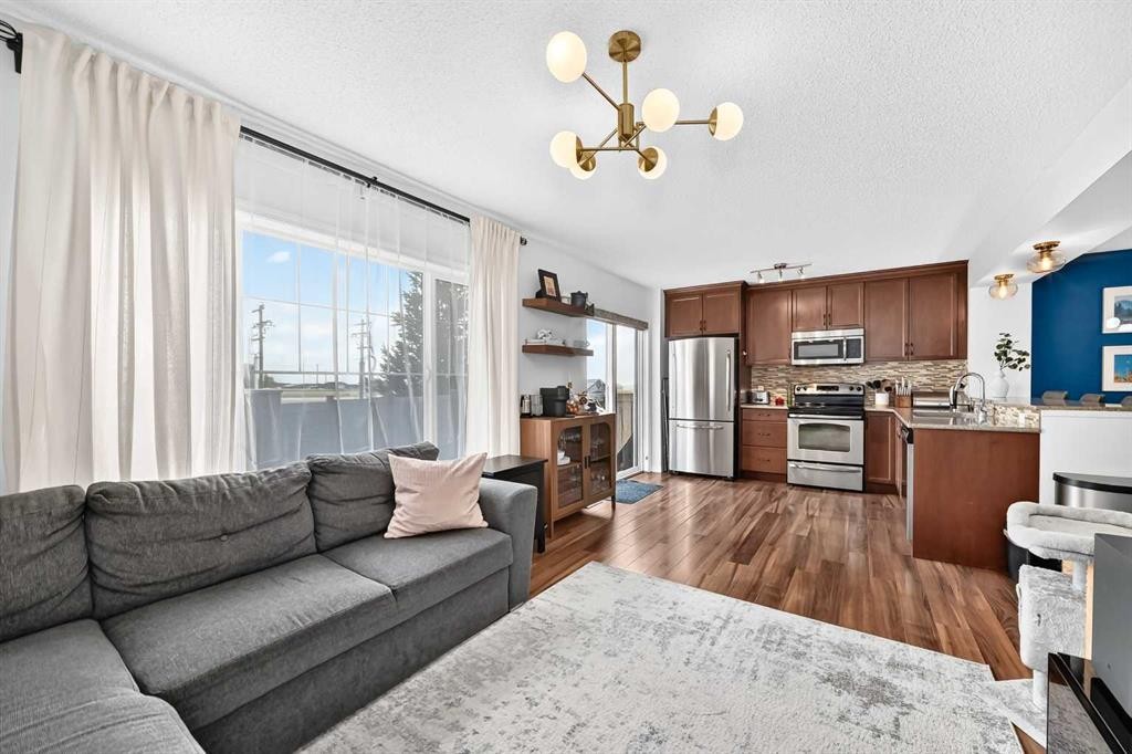 224 Viewpointe Terrace, Chestermere, AB - Indoor Photo Showing Living Room