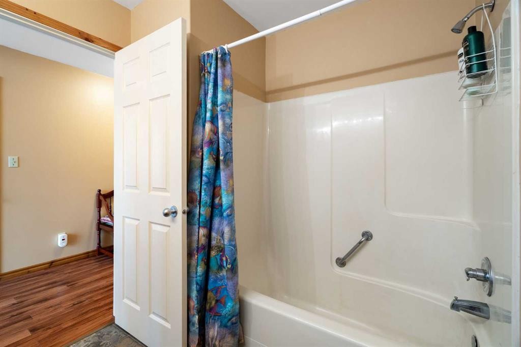 436 Sunset Drive, Rural Vulcan County, AB - Indoor Photo Showing Bathroom