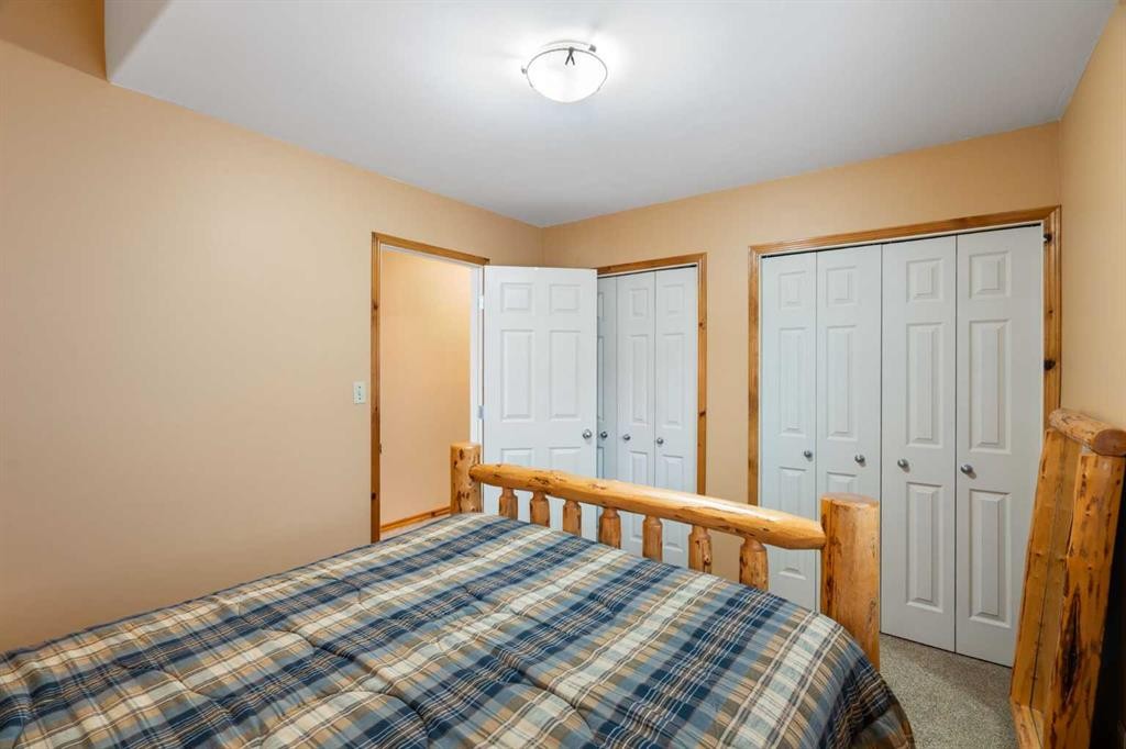 436 Sunset Drive, Rural Vulcan County, AB - Indoor Photo Showing Bedroom