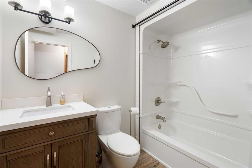 436 Sunset Drive, Rural Vulcan County, AB - Indoor Photo Showing Bathroom