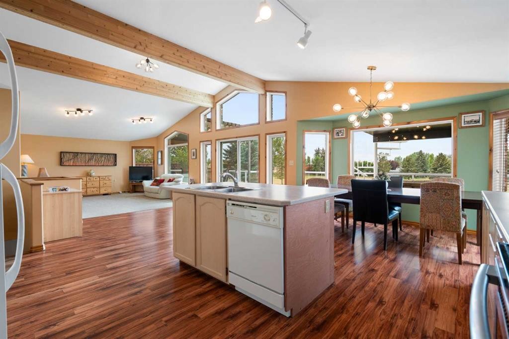 436 Sunset Drive, Rural Vulcan County, AB - Indoor Photo Showing Kitchen With Double Sink
