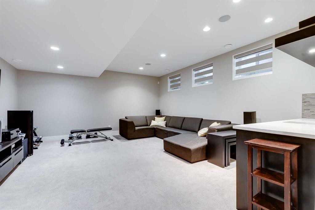 2830 42 Street Sw, Calgary, AB - Indoor Photo Showing Basement