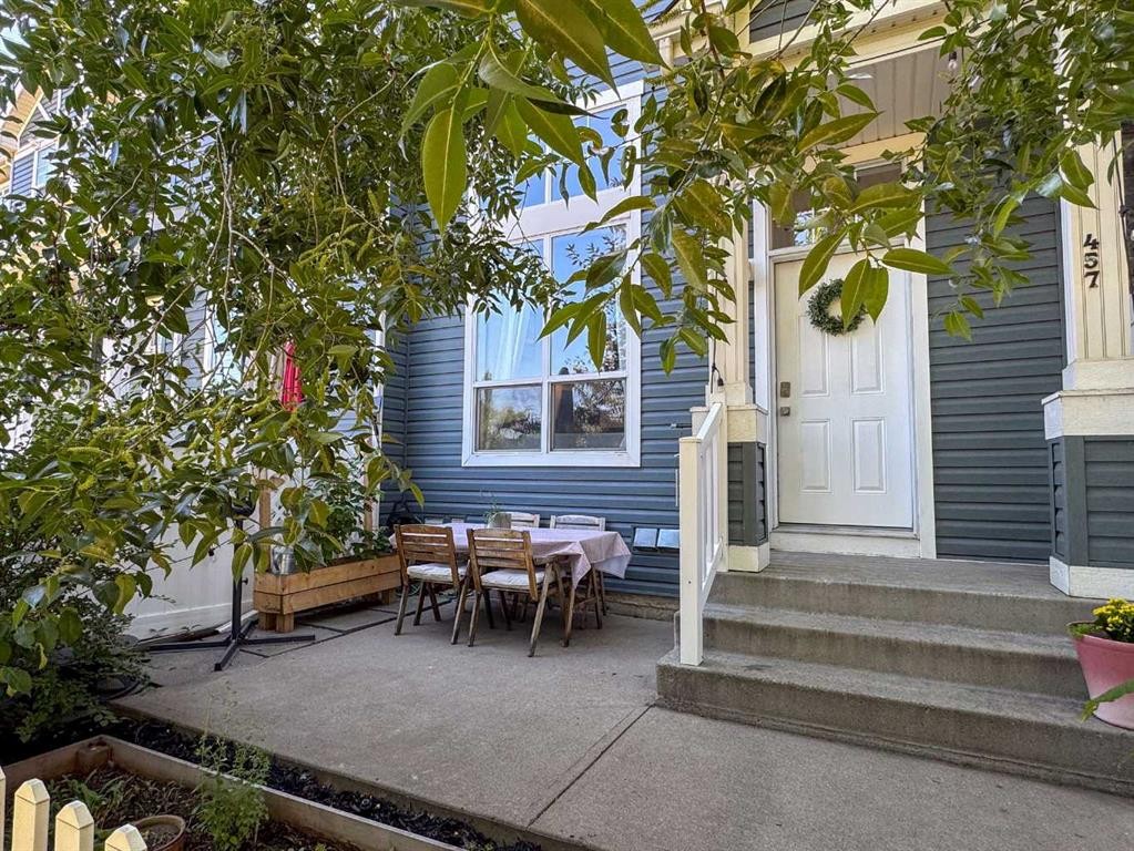 457 Elgin Gardens Se, Calgary, AB - Outdoor