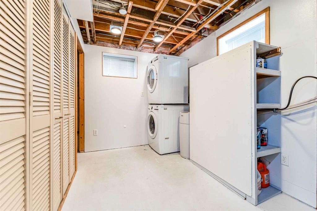 1502 40 Street Se, Calgary, AB - Indoor Photo Showing Laundry Room
