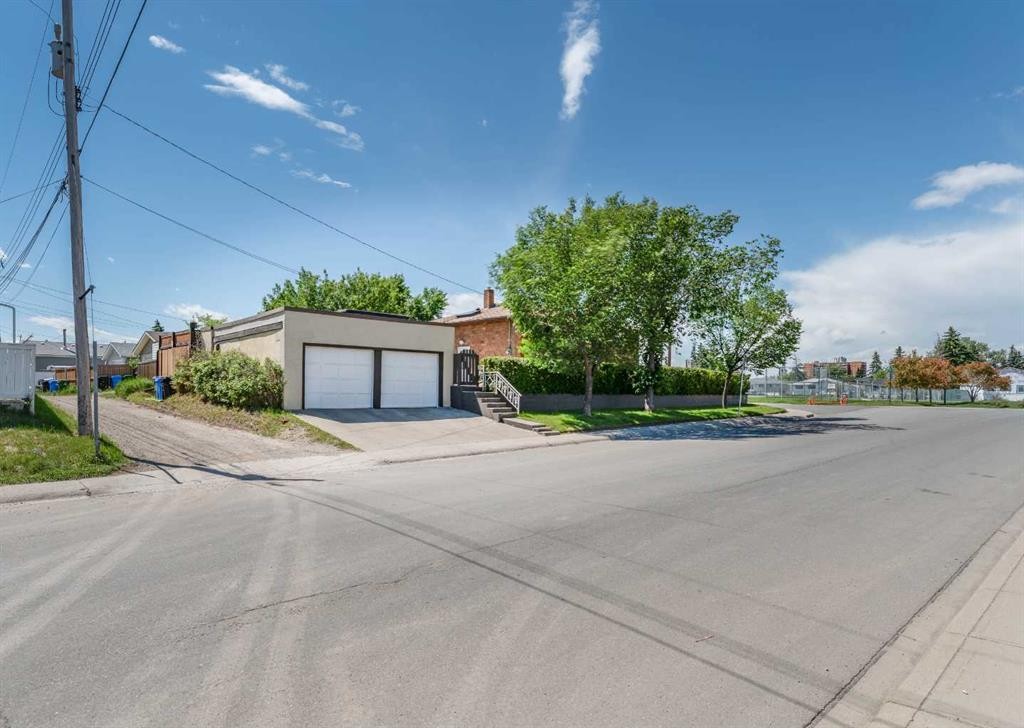 1502 40 Street Se, Calgary, AB - Outdoor