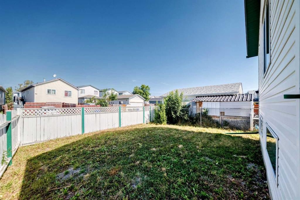 23 San Diego Manor Ne, Calgary, AB - Outdoor