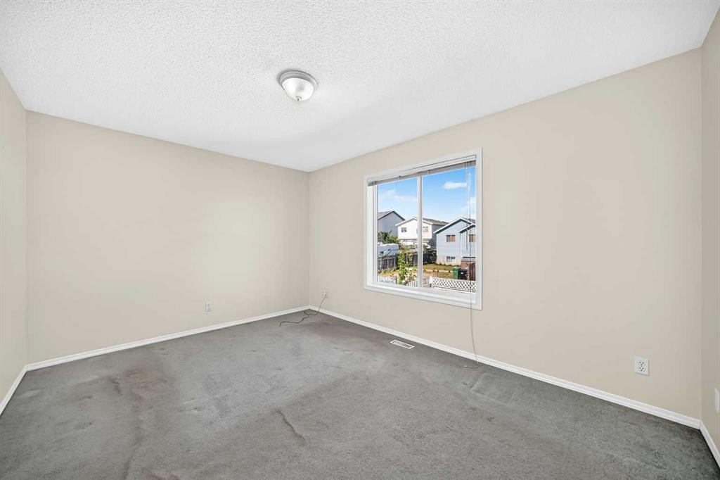 23 San Diego Manor Ne, Calgary, AB - Indoor Photo Showing Other Room