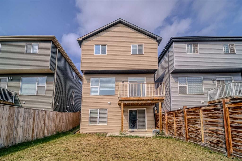 22 Sage Bluff Heights Nw, Calgary, AB - Outdoor With Exterior