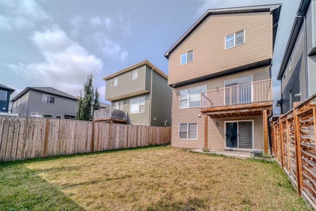 22 Sage Bluff Heights Nw, Calgary, AB - Outdoor With Exterior