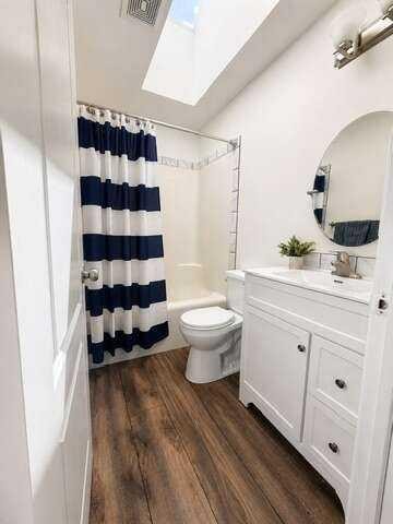 24 Brander Avenue Nw, Langdon, AB - Indoor Photo Showing Bathroom