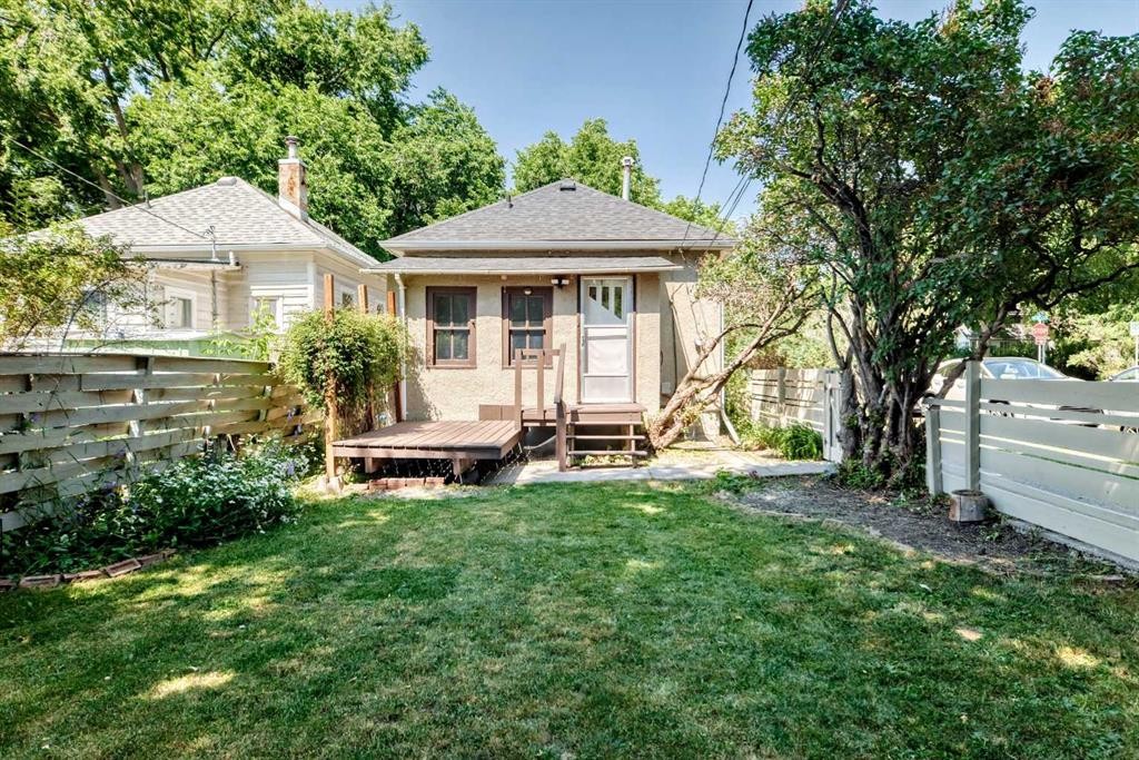 139 11 Avenue Ne, Calgary, AB - Outdoor