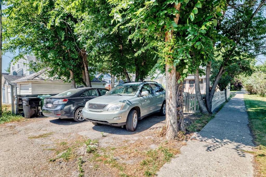 139 11 Avenue Ne, Calgary, AB - Outdoor
