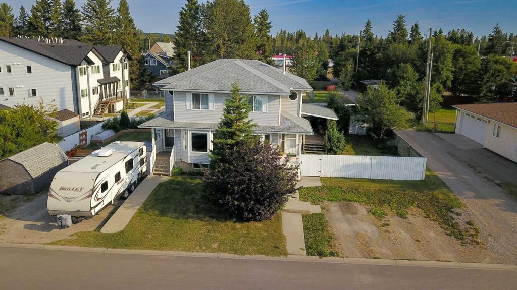 407 1 Avenue Nw, Sundre, AB - Outdoor