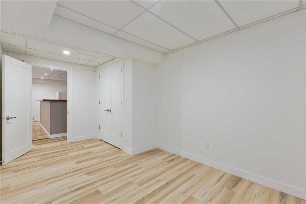 124 Oakmoor Place Sw, Calgary, AB - Indoor Photo Showing Other Room