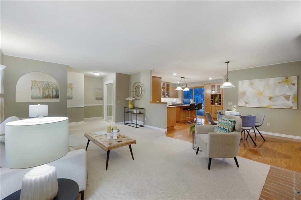 124 Oakmoor Place Sw, Calgary, AB - Indoor Photo Showing Living Room